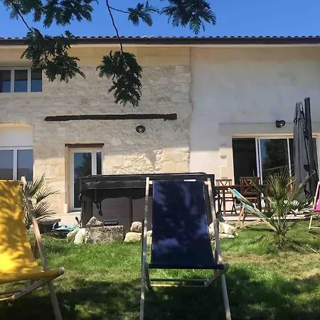 Holiday home Avec Privatif A 500m De Margaux